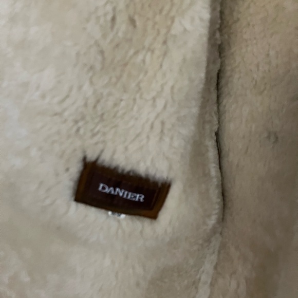 Danier Tan Sheepskin Coat with Hood - Médium- Worn only few Times - Picture 3 of 11